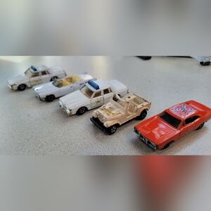 Vintage 1981 ERTL Dukes of Hazzard 5 car lot, General Lee, Daisy Duke Jeep